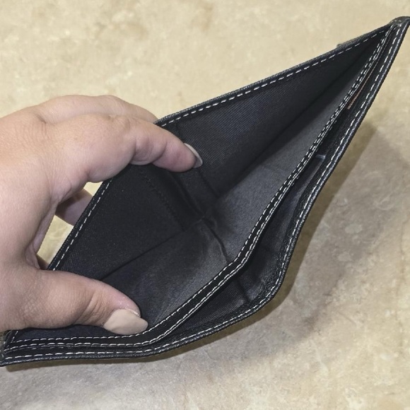 Timberland Men’s Black Leather Bi-Fold Wallet - Picture 9 of 10